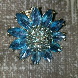Blue flower ring
